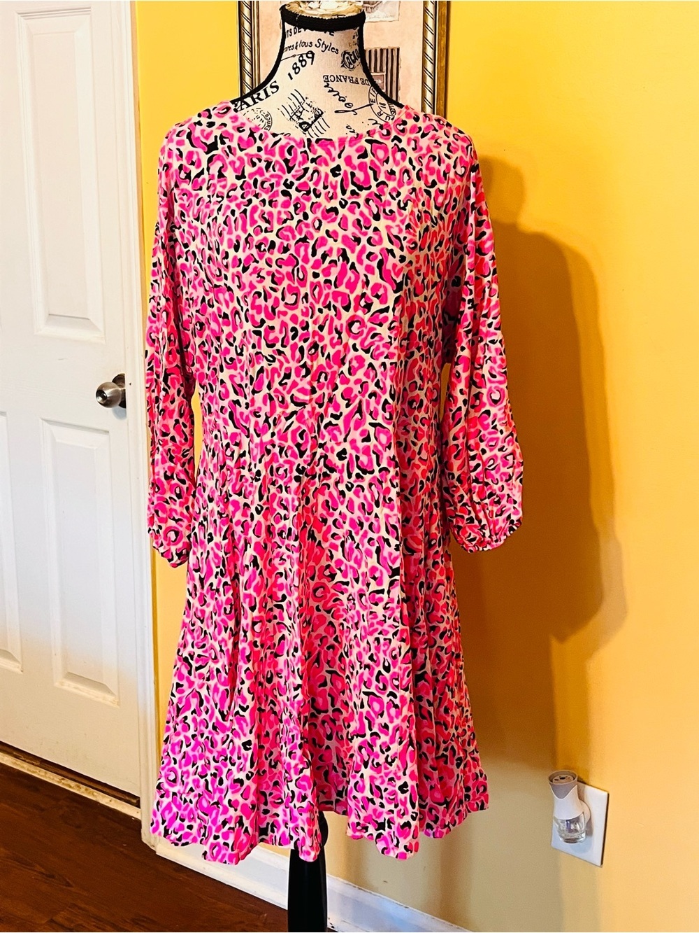 Lilly Pulitzer Pink & Multi Leopard Print Midi Dress size M - Picture 2 of 14